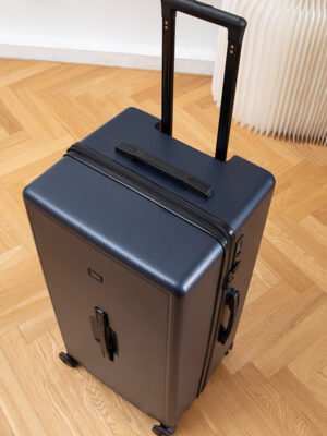 6 Bess Store Master Quality Luggage
